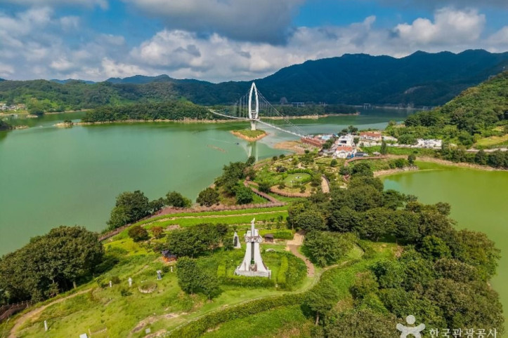 요산공원 여행 추천 - 메고지고