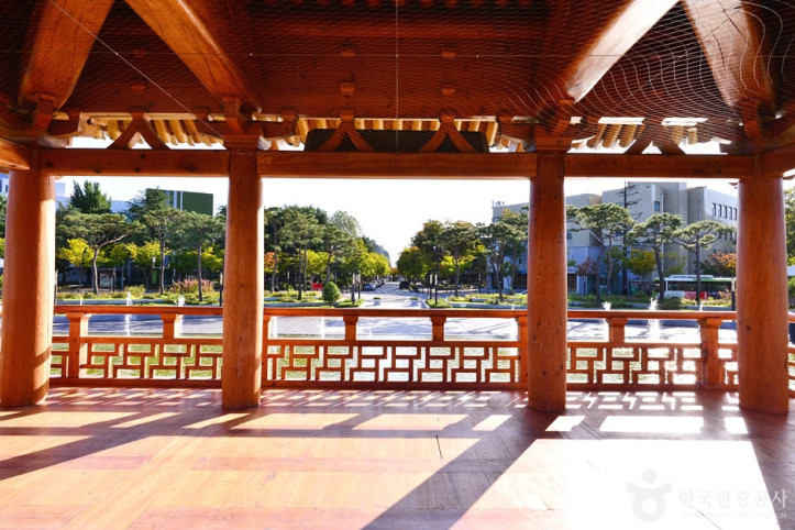 전북대학교 문회루 여행 추천 - 메고지고