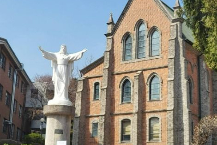 옛 용산신학교와 원효로 예수성심성당 여행 추천 - 메고지고