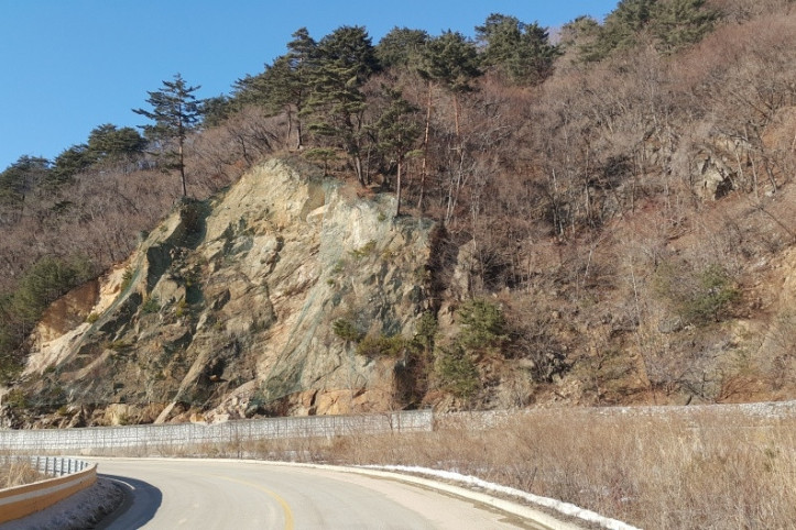 화천 백립암복합체 (강원평화지역 국가지질공원) 여행 추천 - 메고지고