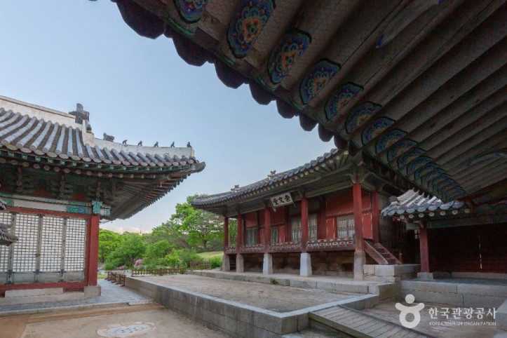 창경궁 여행 추천 - 메고지고