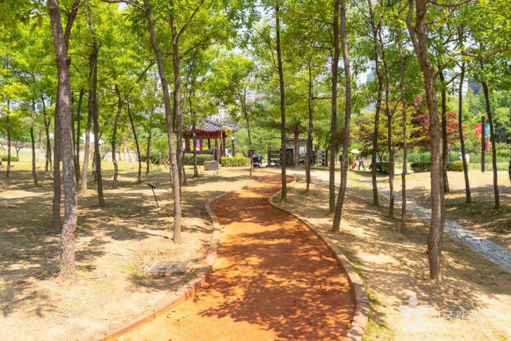 오산 고인돌공원 여행 추천 - 메고지고