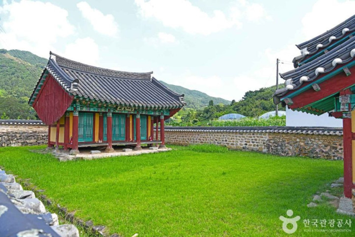 화산서원(진안) 여행 추천 - 메고지고