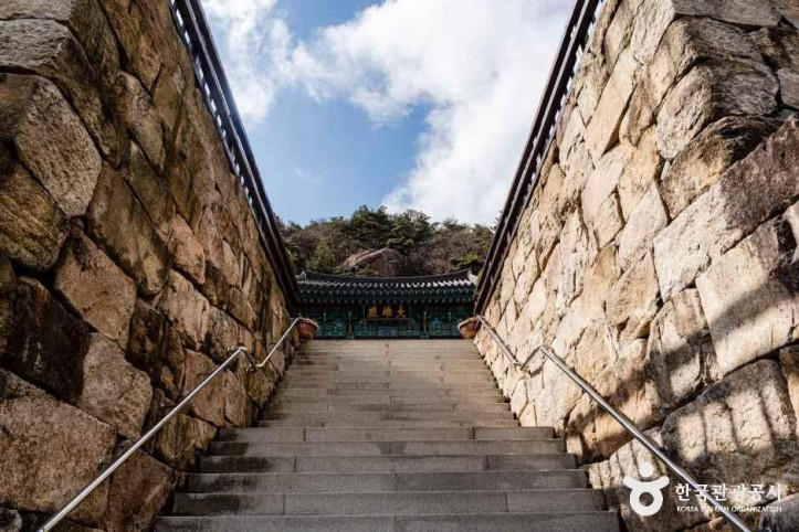 용암사(옥천) 여행 추천 - 메고지고