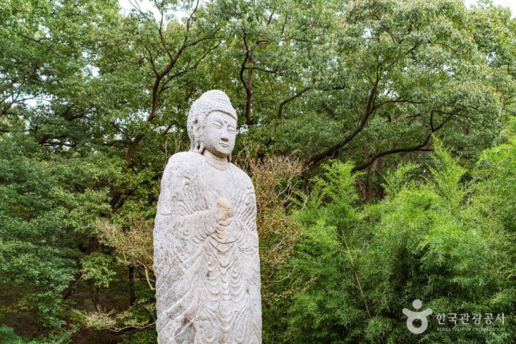 아산 평촌리 석조약사여래입상 여행 추천 - 메고지고