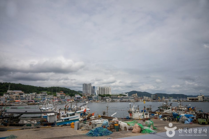 정자항 여행 추천 - 메고지고