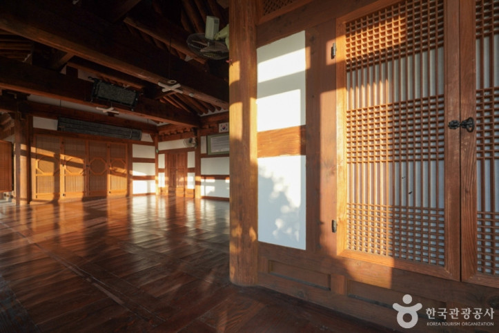 마산향교 여행 추천 - 메고지고
