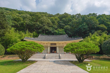충익사 의병탑 여행 추천 - 메고지고
