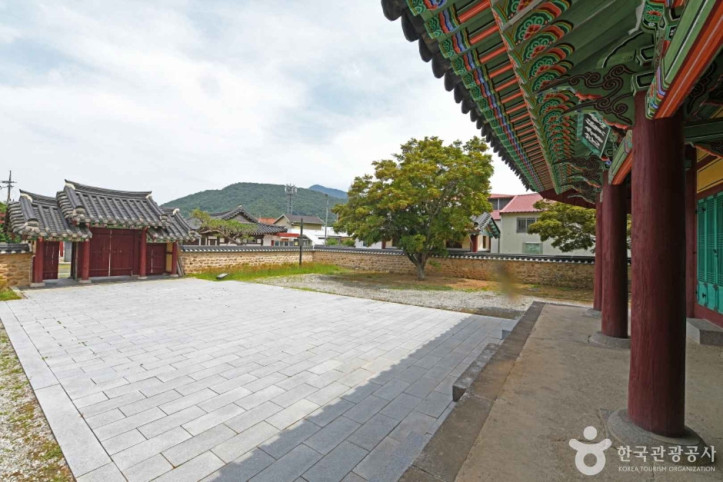 충현서원 여행 추천 - 메고지고