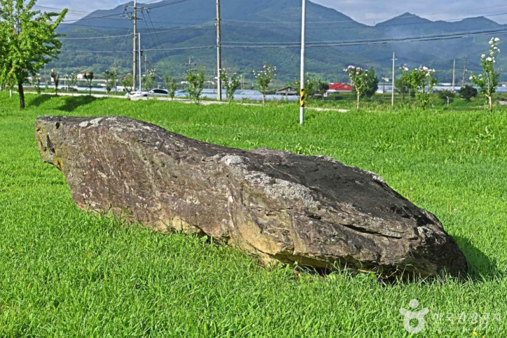 충주 신청리 지석묘 여행 추천 - 메고지고