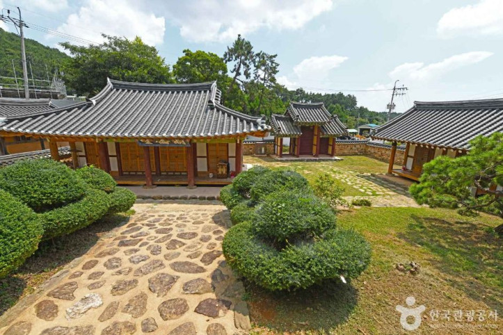 지도향교 여행 추천 - 메고지고