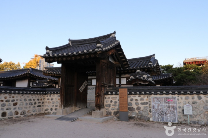 해풍부원군윤택영댁재실 여행 추천 - 메고지고