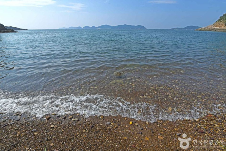 몽돌해수욕장 (몽돌해변) 여행 추천 - 메고지고