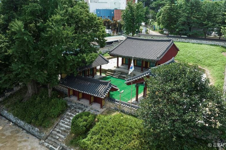 김포향교 여행 추천 - 메고지고