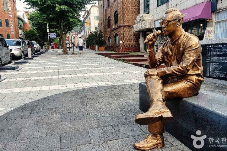 신해철거리(성남) 여행 추천 - 메고지고
