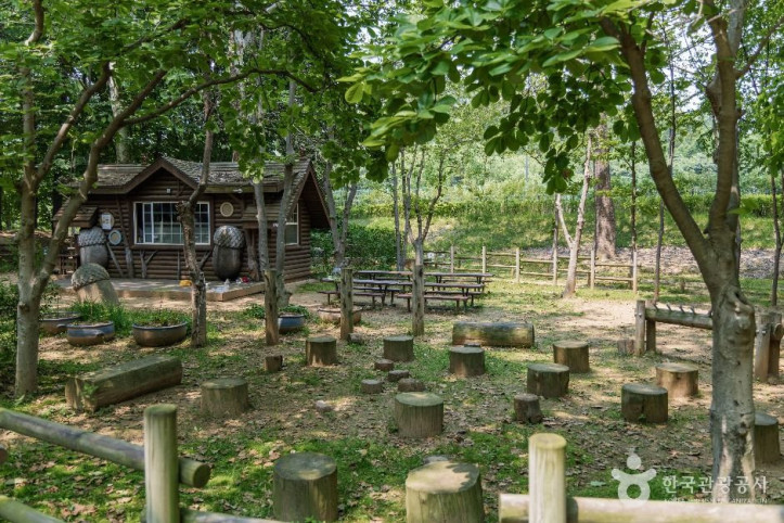 서초문화예술공원 여행 추천 - 메고지고