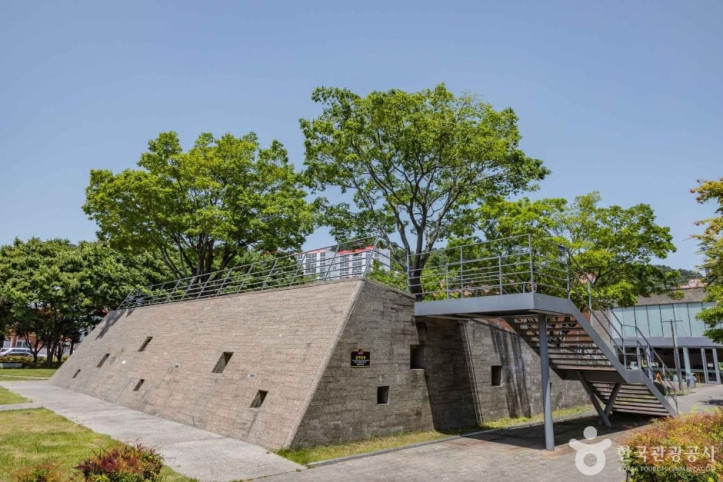 윤이상 기념공원(도천테마파크) 여행 추천 - 메고지고
