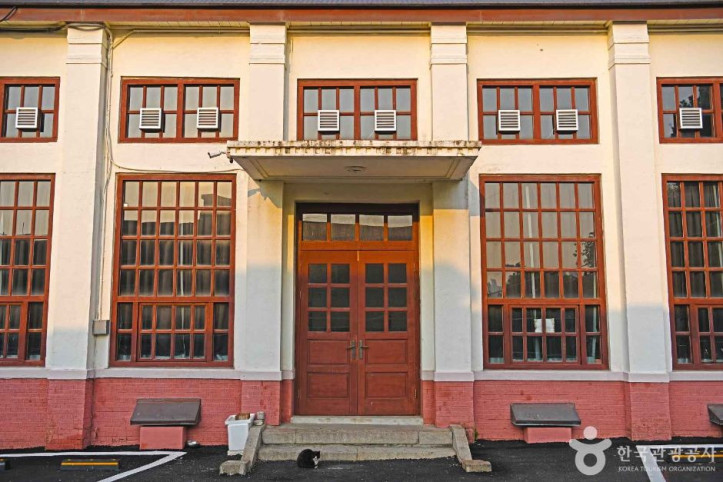 제물포고등학교 강당 여행 추천 - 메고지고