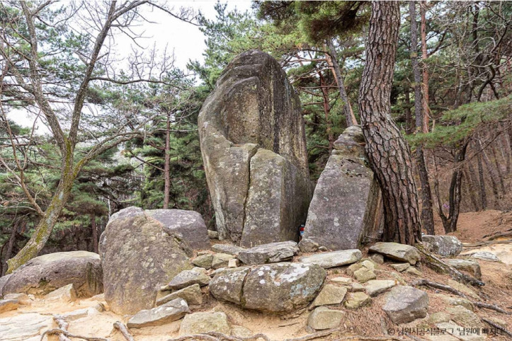 남원 신계리 마애여래좌상 여행 추천 - 메고지고