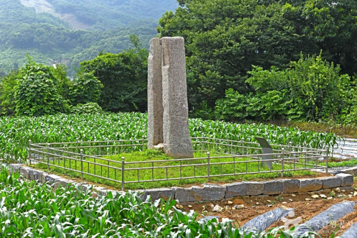 괴산 외사리 당간지주 여행 추천 - 메고지고