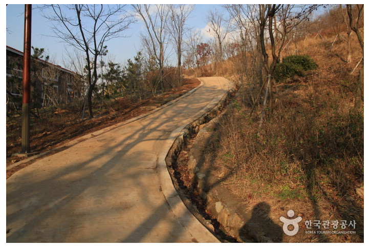 망우산(서울) 여행 추천 - 메고지고