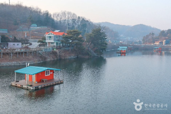예당호 출렁다리(음악분수) 여행 추천 - 메고지고