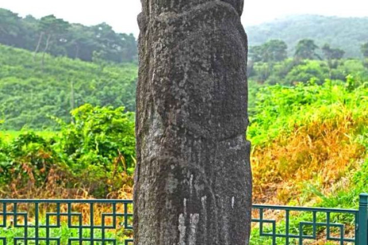 산동리 남근석 여행 추천 - 메고지고