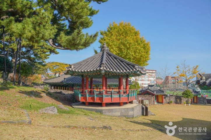 제주향교 여행 추천 - 메고지고