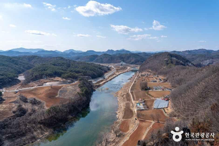 선돌 (강원고생대 국가지질공원) 여행 추천 - 메고지고