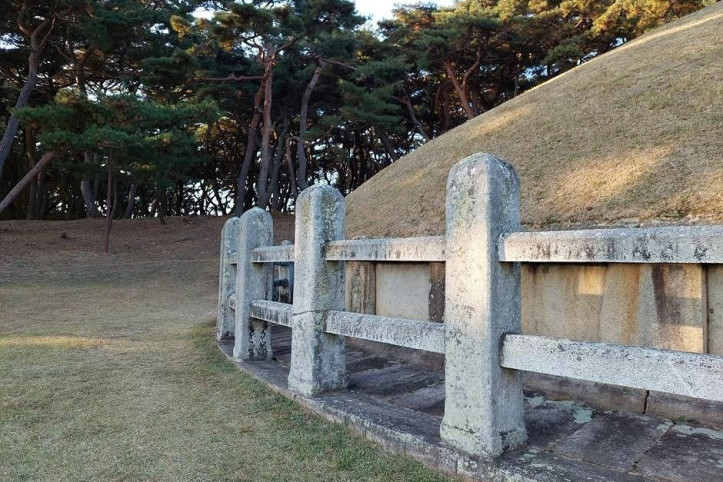 경주 원성왕릉 여행 추천 - 메고지고