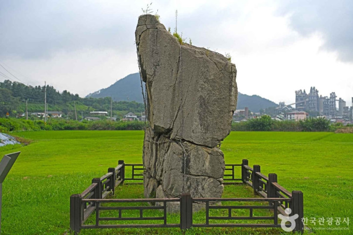 제천 입석리 선돌 여행 추천 - 메고지고