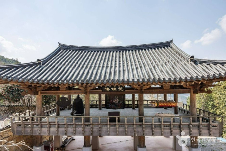 금둔사 여행 추천 - 메고지고