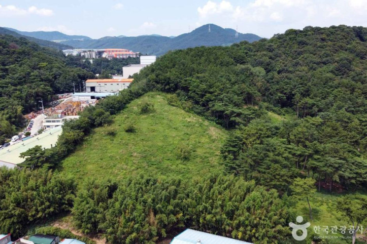 김해 양동리 고분군 여행 추천 - 메고지고