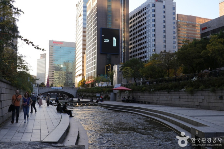 청계천 여행 추천 - 메고지고