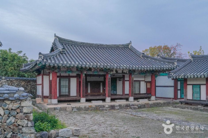 장기향교 여행 추천 - 메고지고