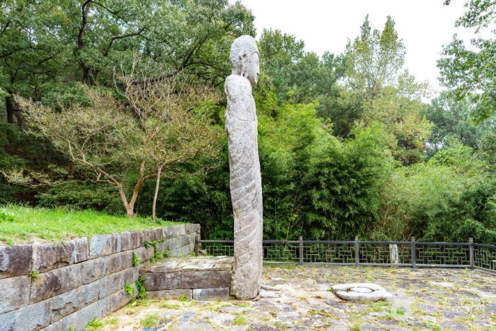 아산 평촌리 석조약사여래입상 여행 추천 - 메고지고