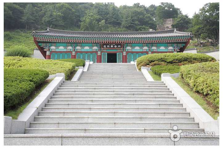 국립 3·15 민주묘지 여행 추천 - 메고지고