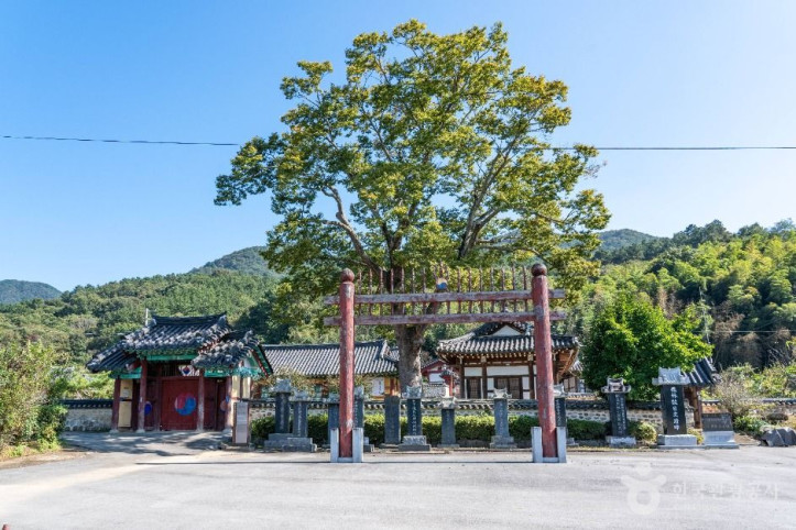 장성향교 여행 추천 - 메고지고