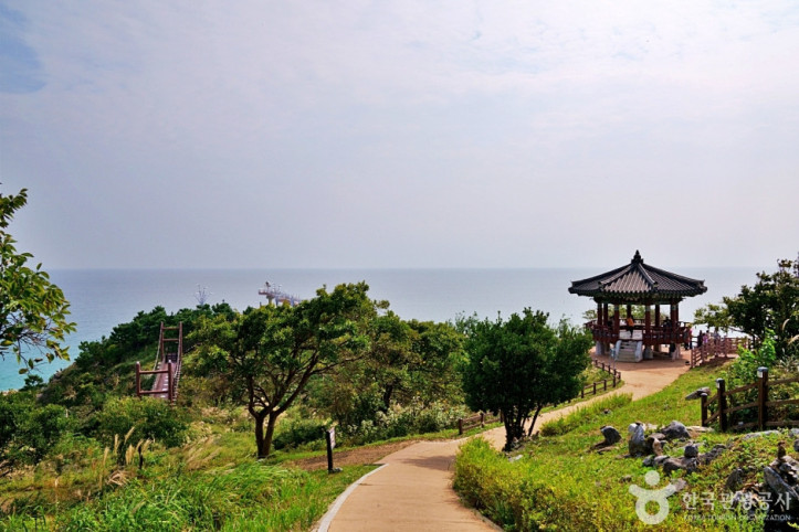 등기산등대공원 여행 추천 - 메고지고