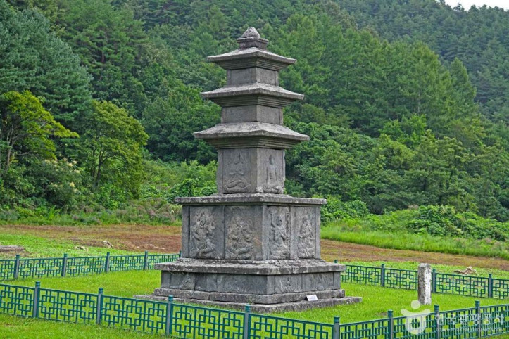 양양 진전사지 삼층석탑 여행 추천 - 메고지고