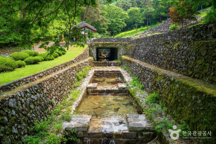 산청 전 구형왕릉 여행 추천 - 메고지고
