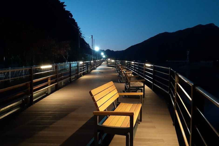 보현산댐 출렁다리 여행 추천 - 메고지고