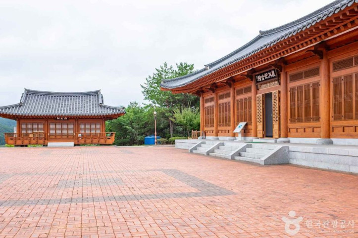 항일의병기념공원 여행 추천 - 메고지고