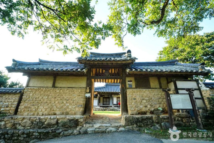 거창 솔향기돌담마을 여행 추천 - 메고지고