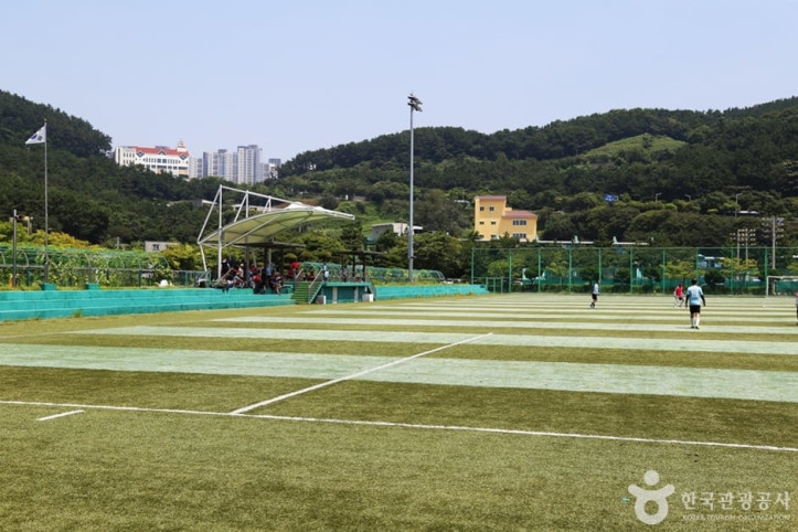 백운포체육공원 여행 추천 - 메고지고
