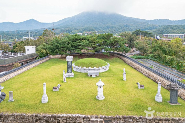 추수경장군묘역 여행 추천 - 메고지고