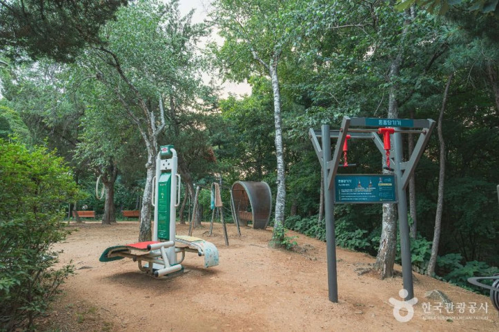 우장산공원 여행 추천 - 메고지고