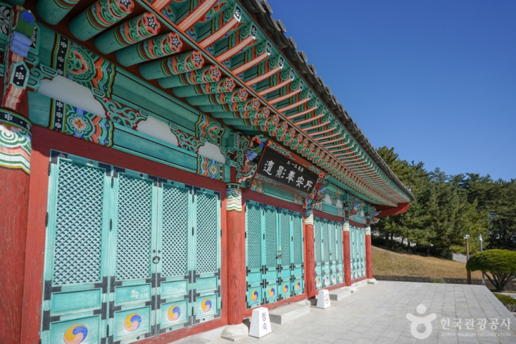 국립 3·15 민주묘지 여행 추천 - 메고지고