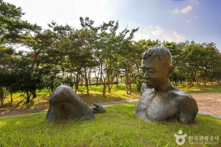 상무시민공원 여행 추천 - 메고지고