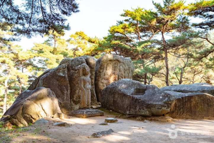 경주 남산 탑곡 마애불상군 여행 추천 - 메고지고